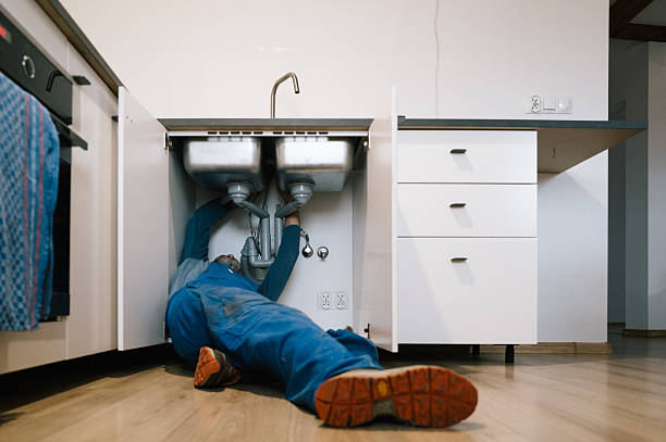 Professional Emergency Plumber technician working in Coloma, CA